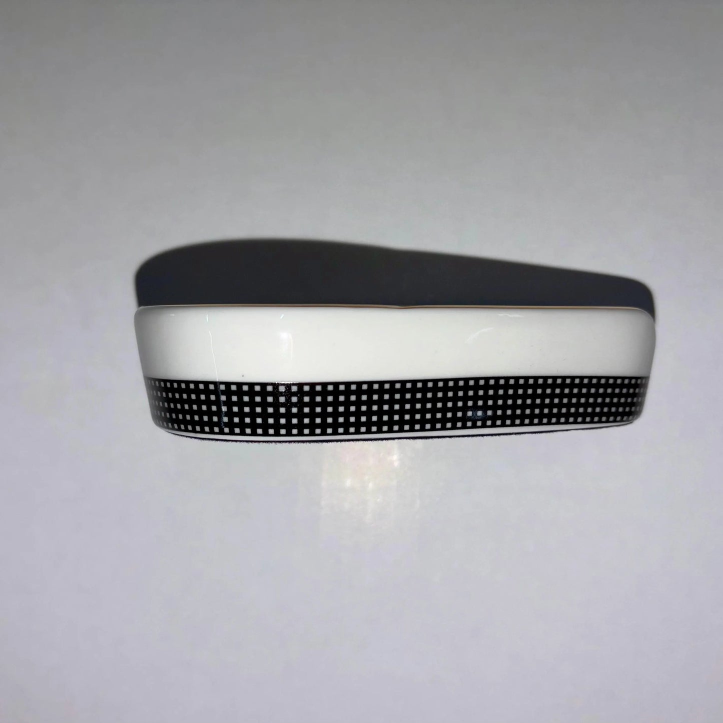 Single-Rest Cigar Ashtray