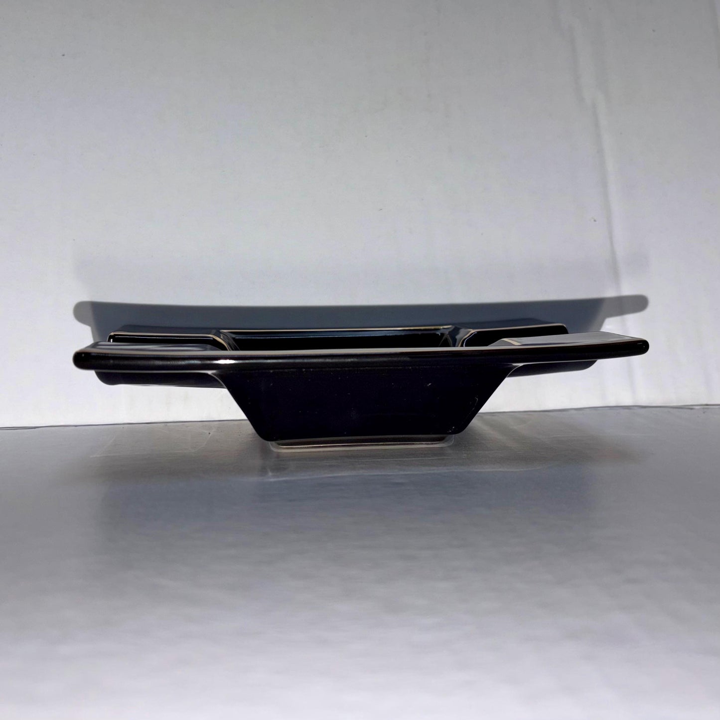 Dual-Rest Cigar Ashtray