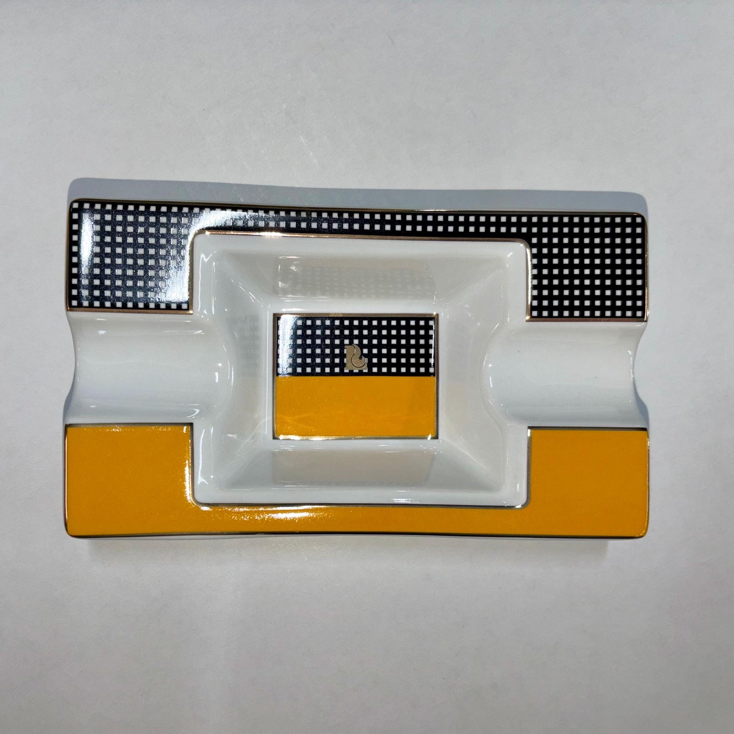 Dual-Rest Cigar Ashtray